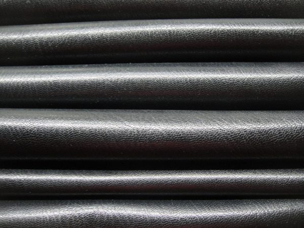 Premium leather in Black